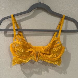 Thistle & Spire Kane V-Wire bra in yellow, 34B